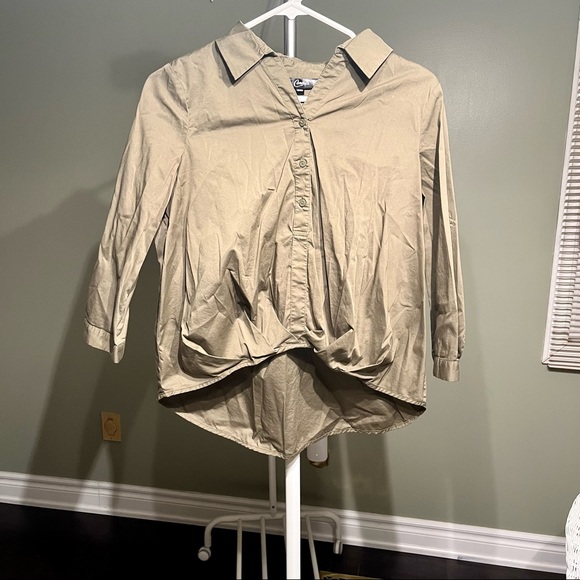 Olive button-up shirt - Picture 1 of 3